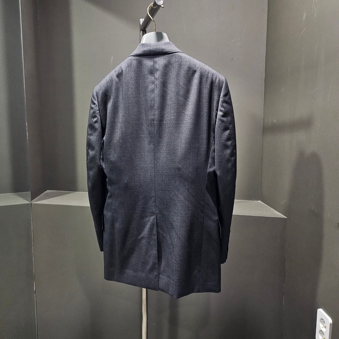 톰포드 피크 라펠 그레이 쉘튼 수트셋업 상품이미지3