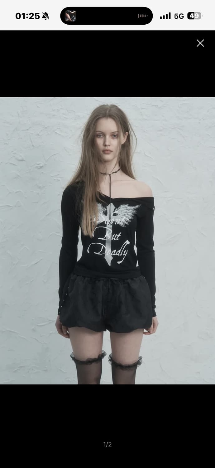 V-NECK CROSS TOP / BLACK 상품이미지1