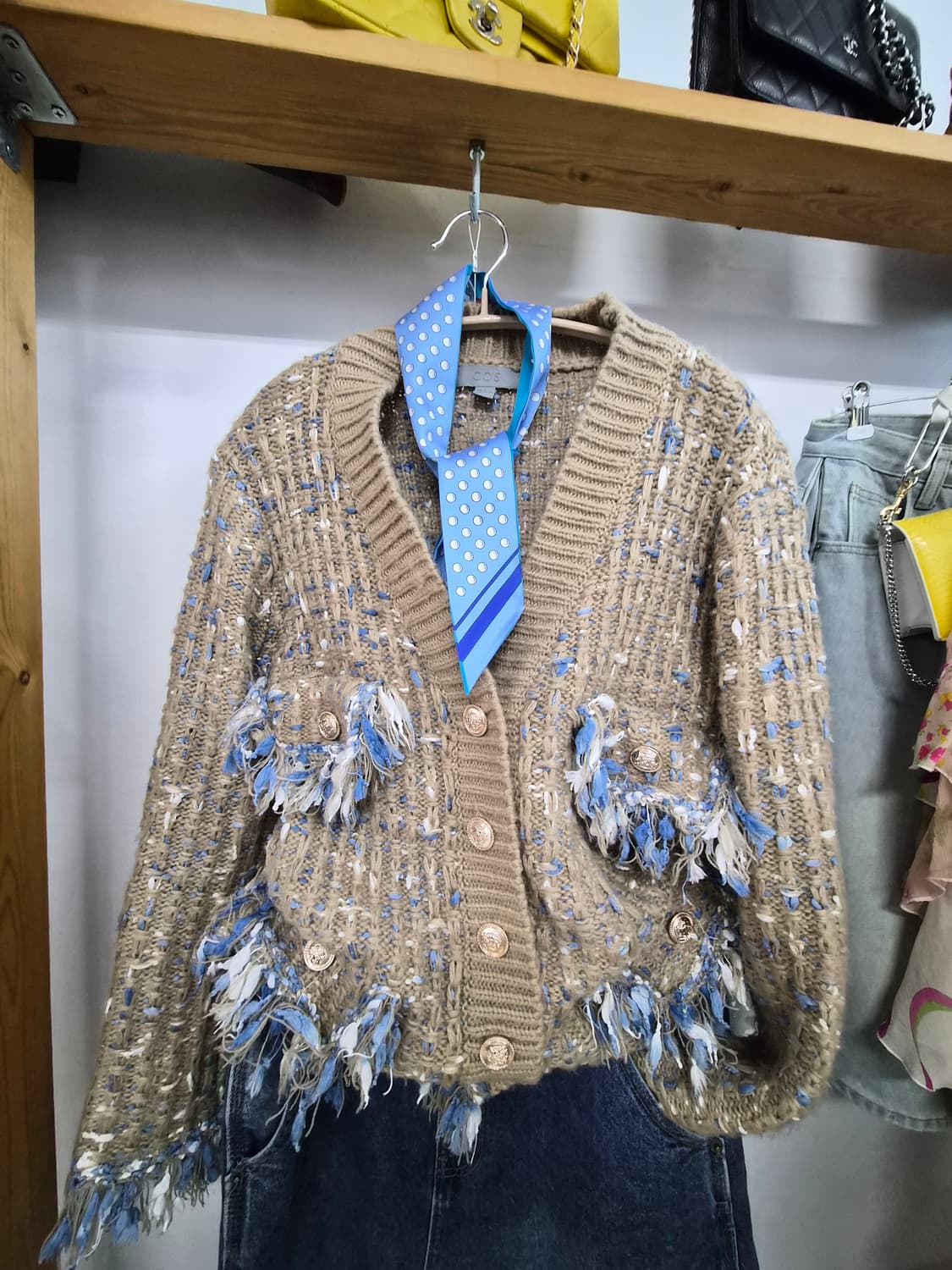 COS 프린지 트위드 니트 가디건 . 카고데님  버뮤다팬츠 상품이미지2