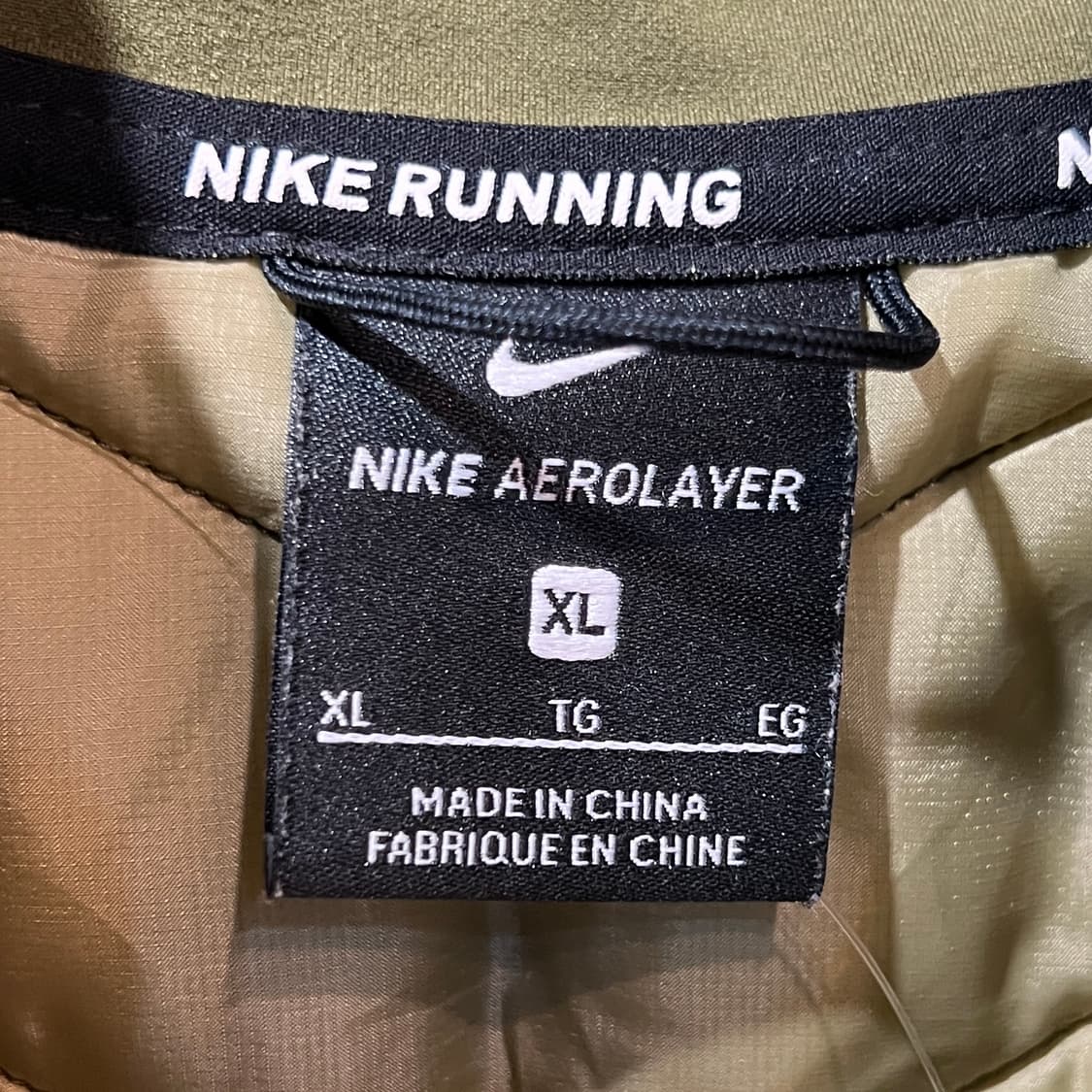 나이키 에어로로프트 베스트 상품이미지3