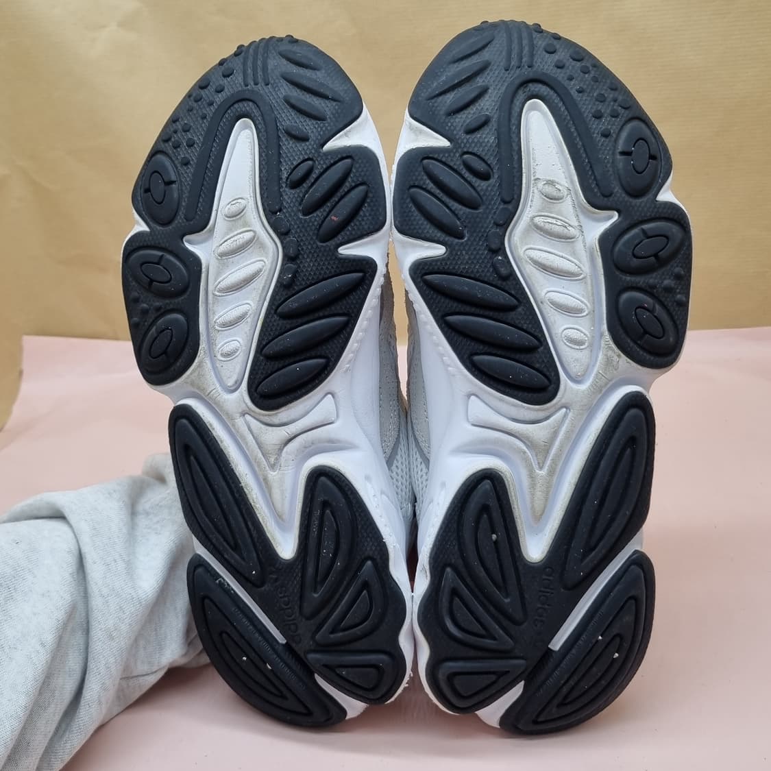 아디다스 오즈위고 운동화 250 상품이미지3