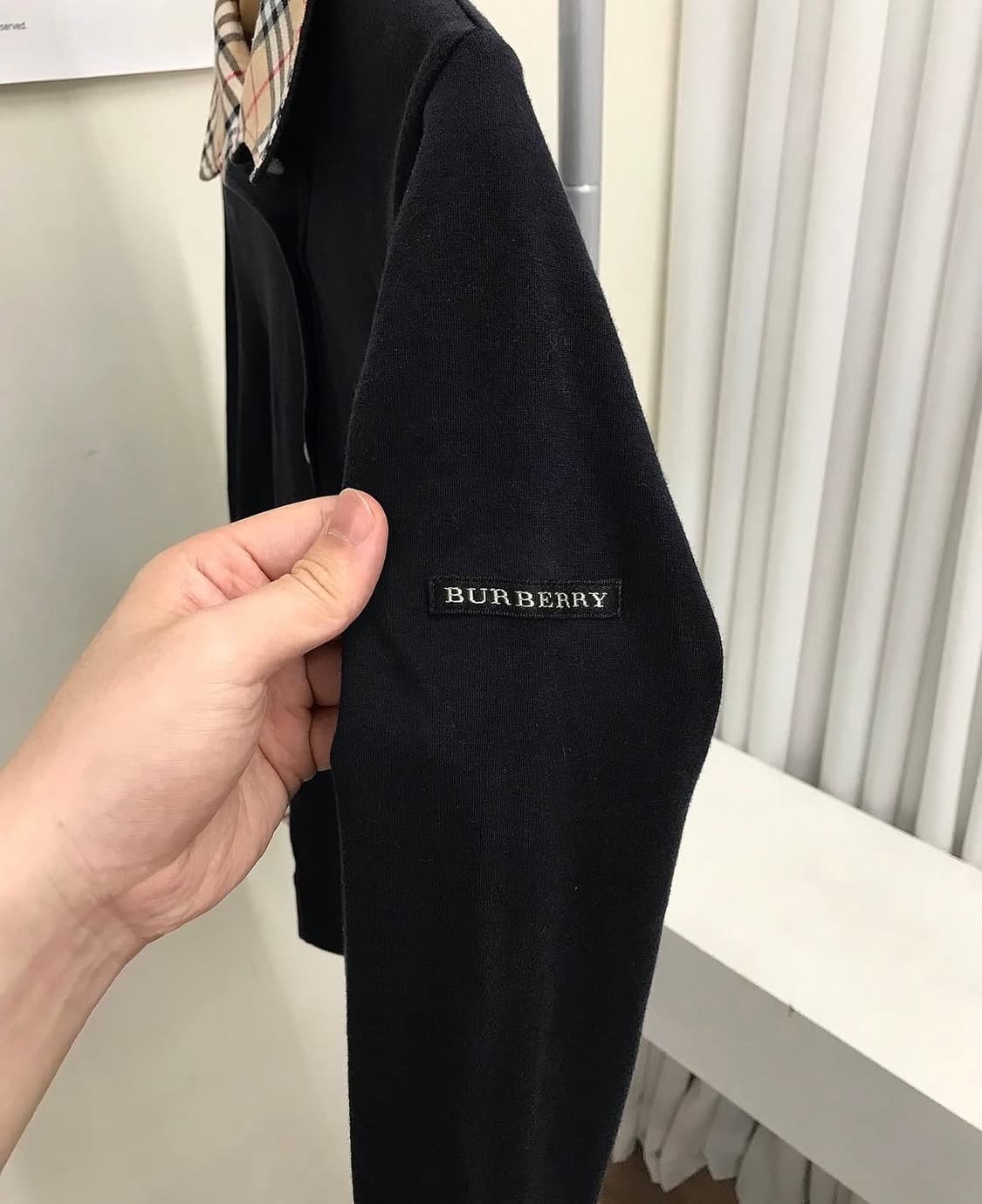 버버리 노바체크 카라 긴팔티 상품이미지3