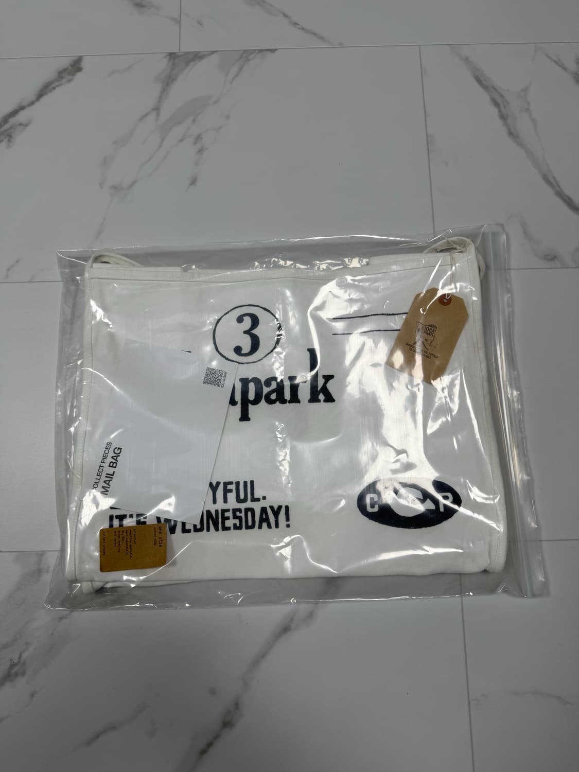 컬렉트 피시스 굿 뉴스 메일백 상품이미지1