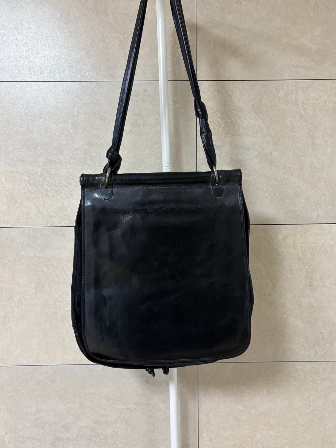 드리스반노튼 레더 크로스백 상품이미지2