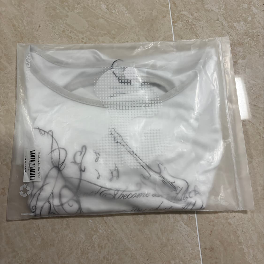새상품 허그유어스킨 버튼 프린트 탑 상품이미지2