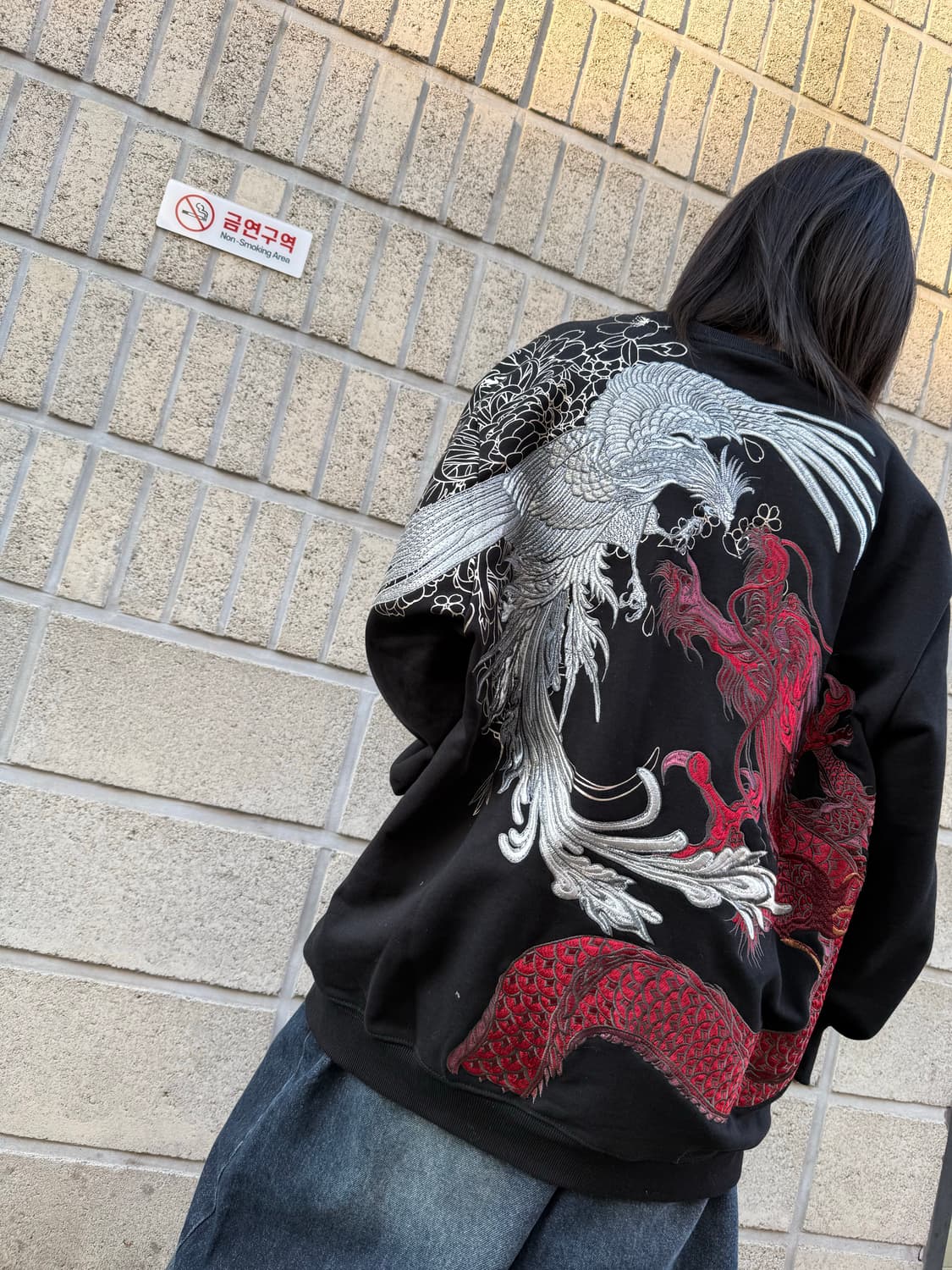 오버핏 오리엔탈 자수 스웻셔츠 상품이미지1