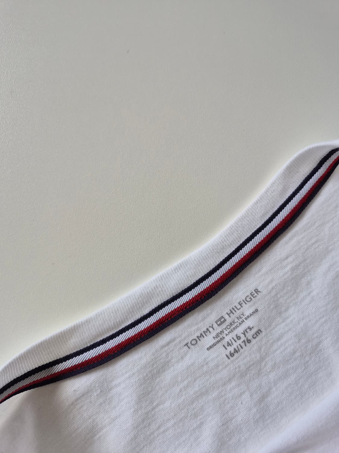 타미힐피거 소재보장 흰색 긴팔티셔츠 (수납 상품이미지6