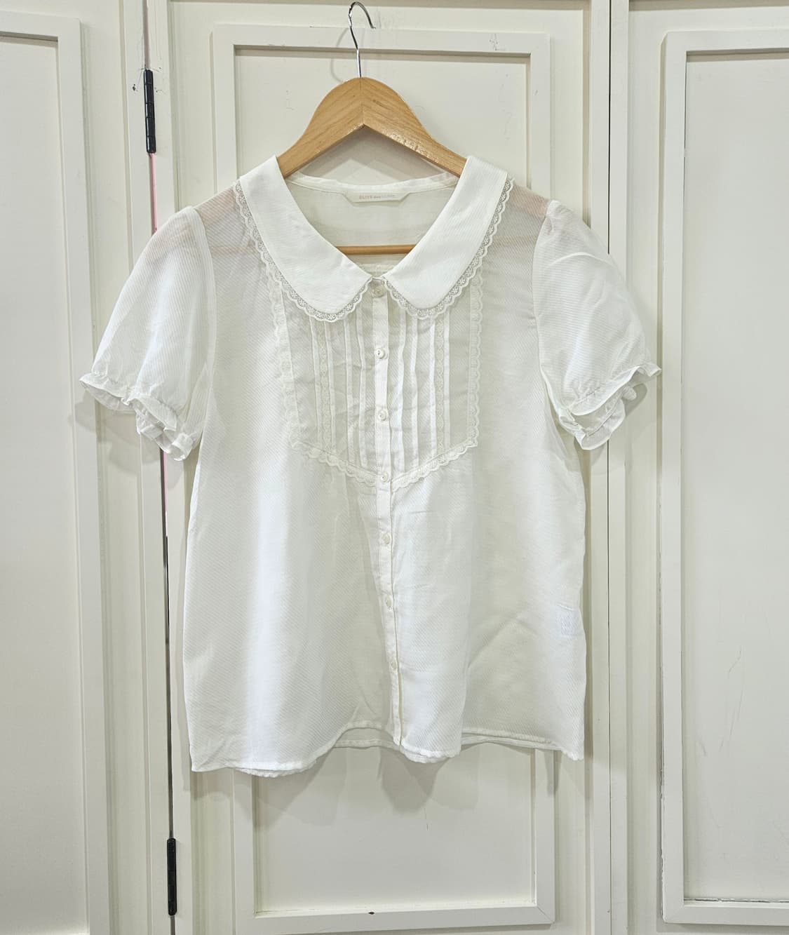 (OLIVE des OLIVE) 레이스 핀턱 퍼프 블라우스 상품이미지1