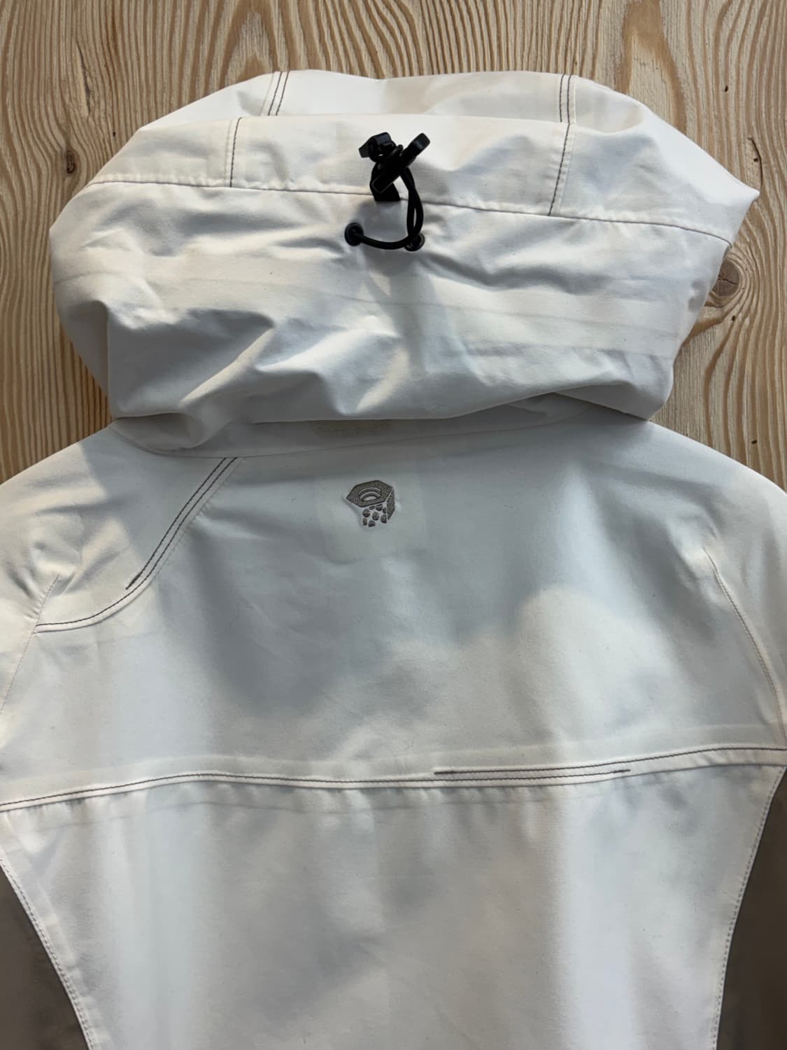 마운틴 하드웨어 바람막이 우먼 상품이미지4