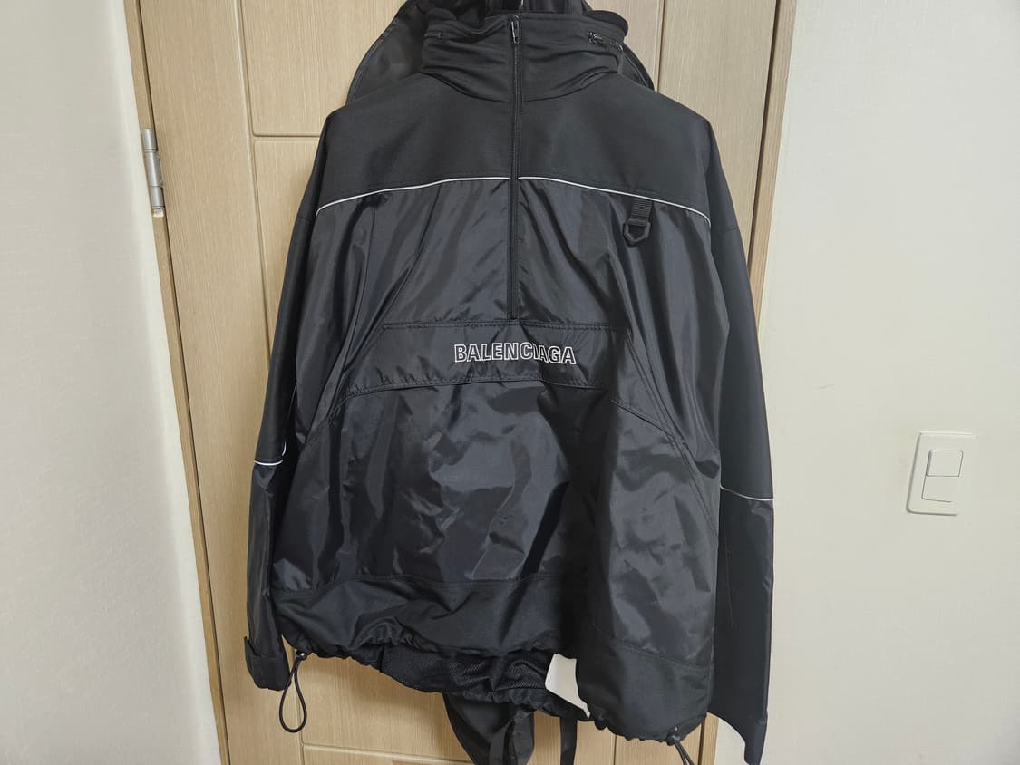 발렌시아가 아노락 상품이미지1