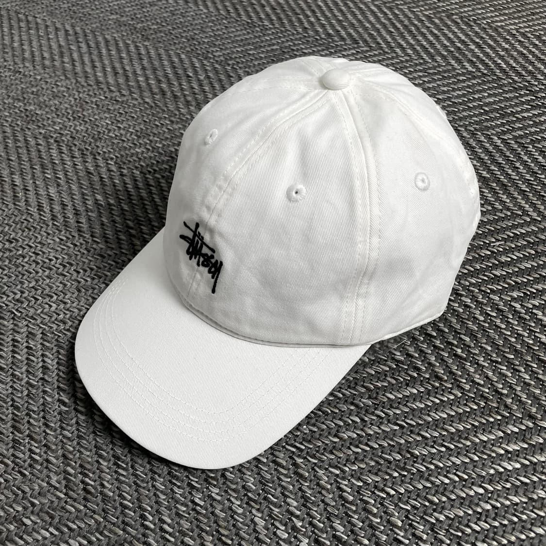 스투시 스탁 로고 자수 볼캡 화이트y 4478 상품이미지3
