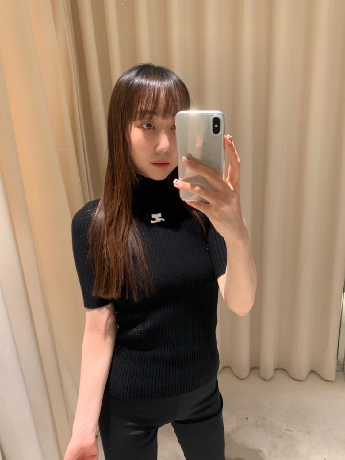 꾸레쥬 여성 리에디션 로고패치 모크넥 반팔 니트 블랙 상품이미지4