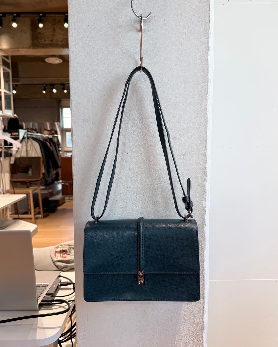 비비안 웨스트우드 블루 소피아 숄더백 상품이미지2