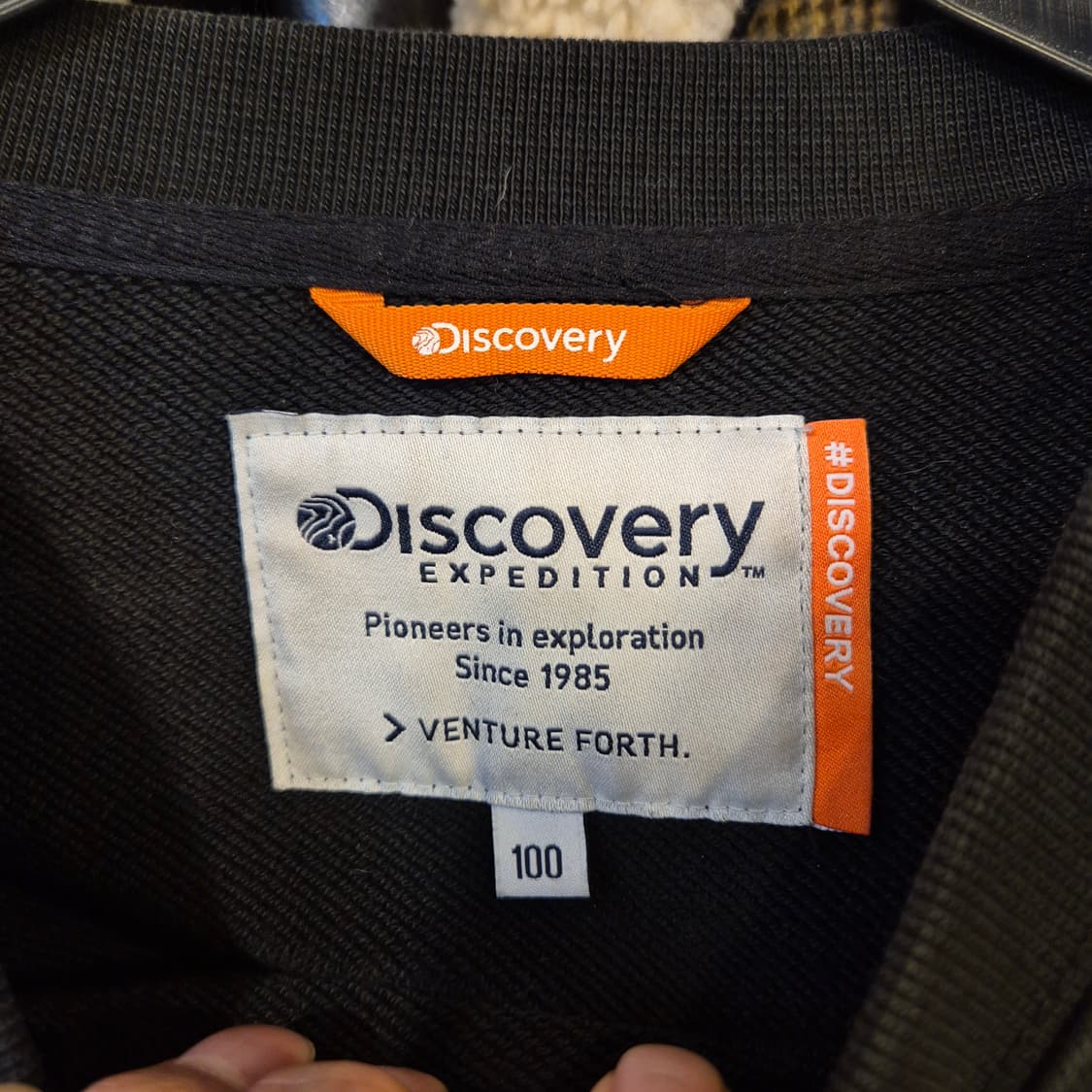 100~105 디스커버리 블랙 맨투맨  상품이미지3