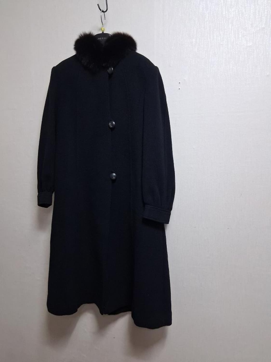 LOVE MODAC 레트로 블랙울모직 롱코트  폭스카라트리밍 볼륨소매밑단 상품이미지1