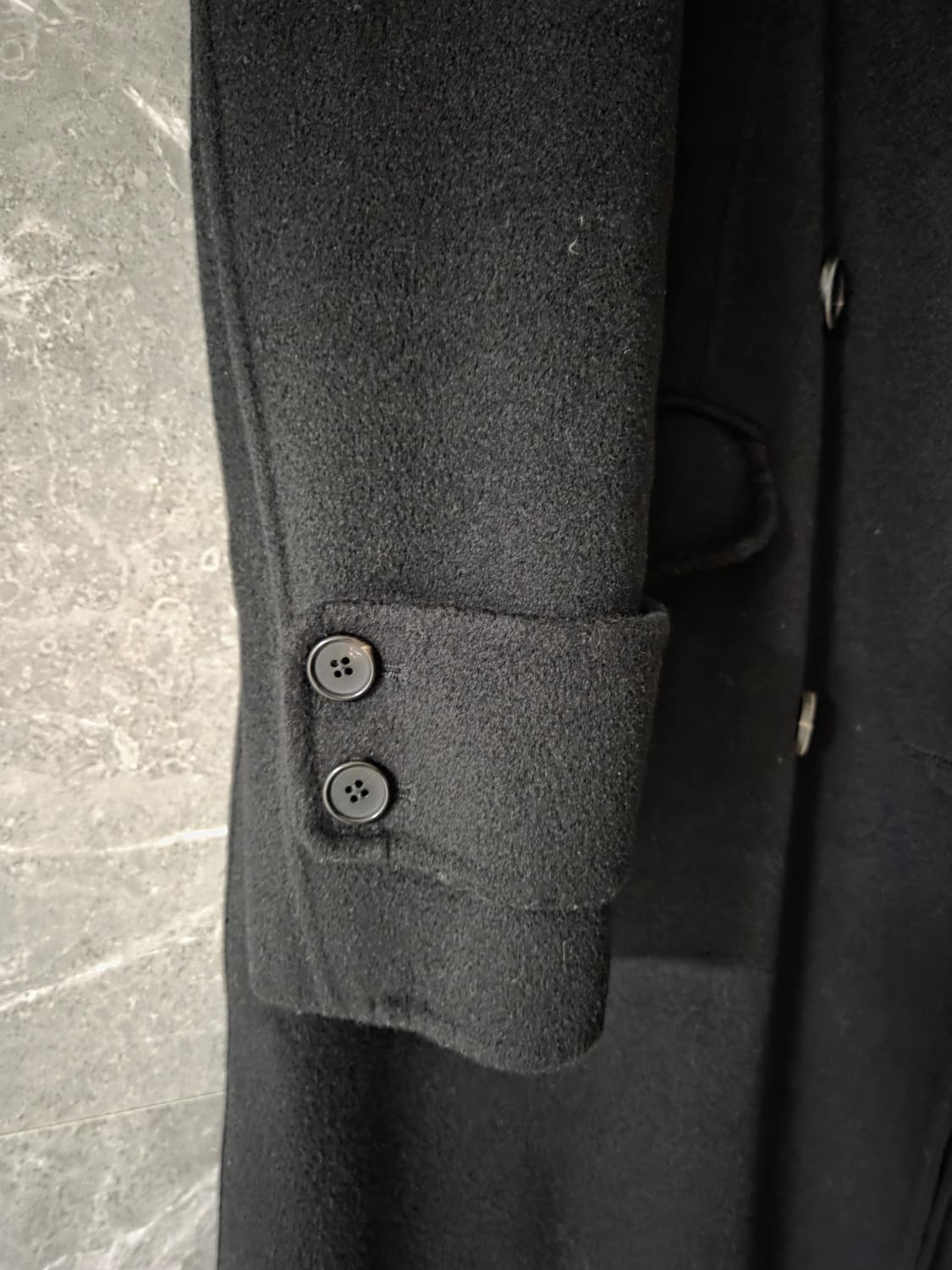 핸드메이드 롱 코트
울 캐시미어 블랙.

M. 상품이미지2