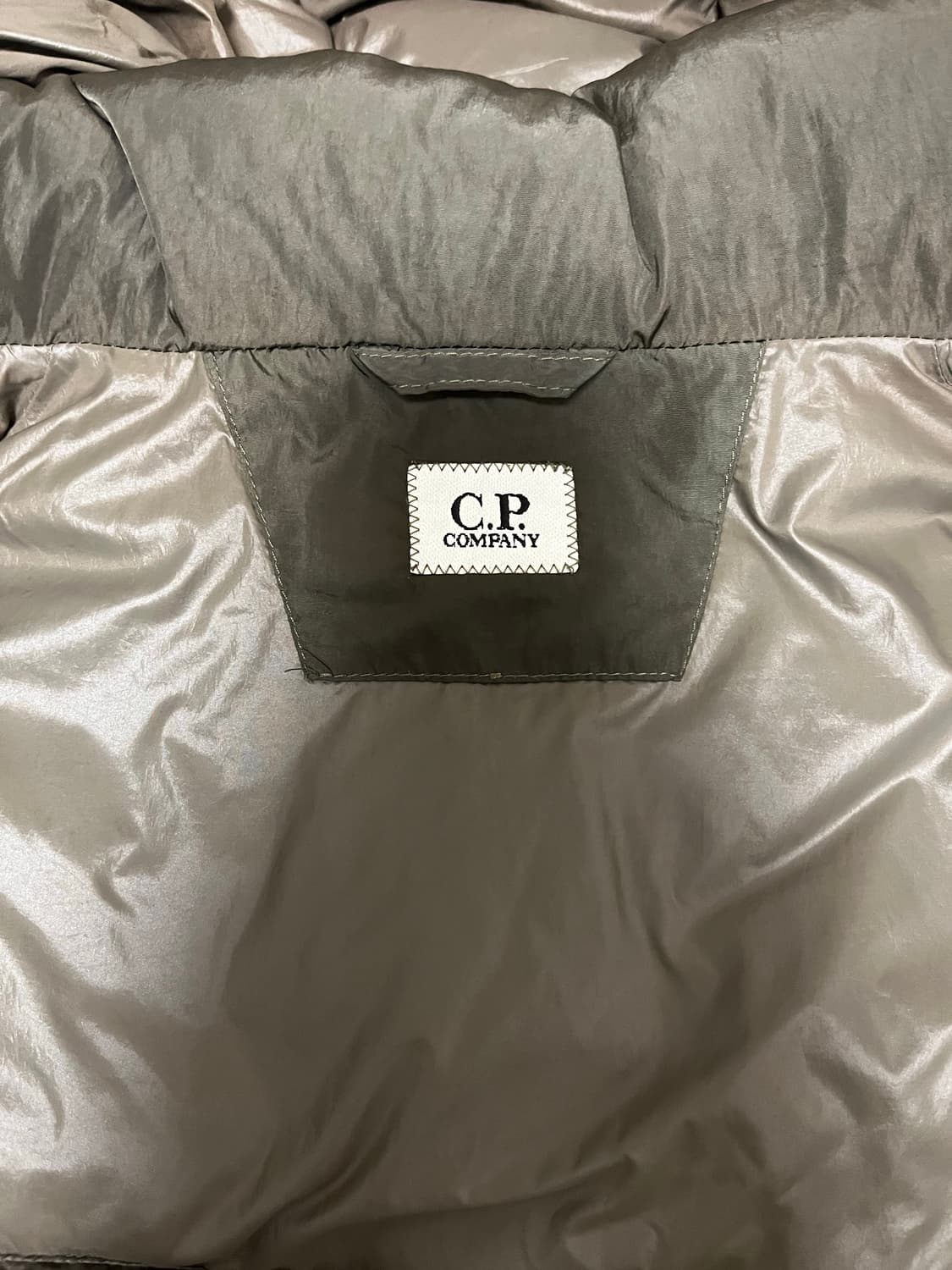 CP COMPANY Nycra-R 다운 롱패딩 상품이미지5