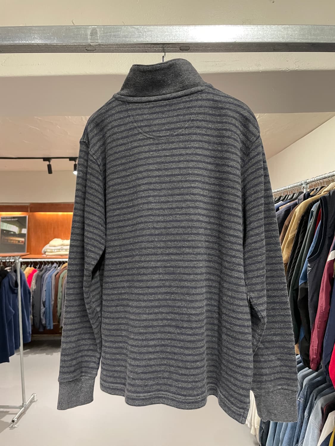 맥그리거 반집업 맨투맨 상품이미지5