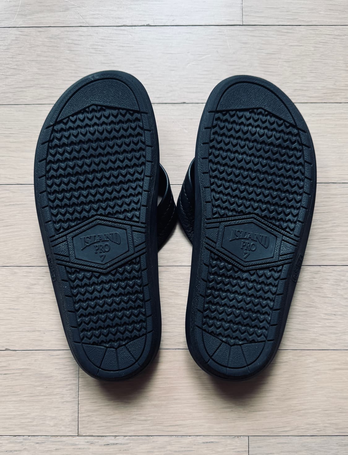 아이슬랜드 슬리퍼 CLASSIC LEATHER BLACK 상품이미지3