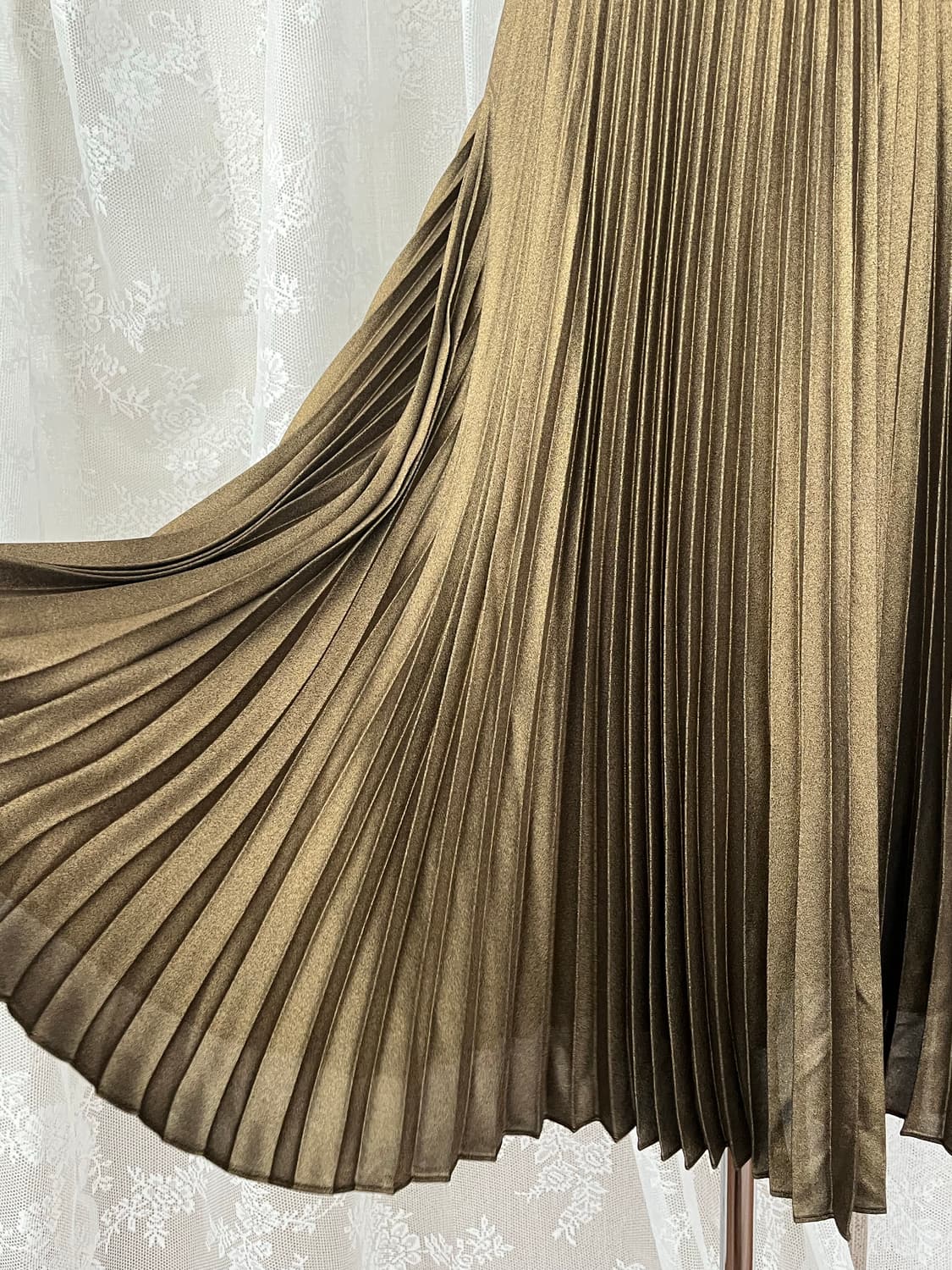XS) 클럽모나코 플리츠 롱 스커트 골드 상품이미지3