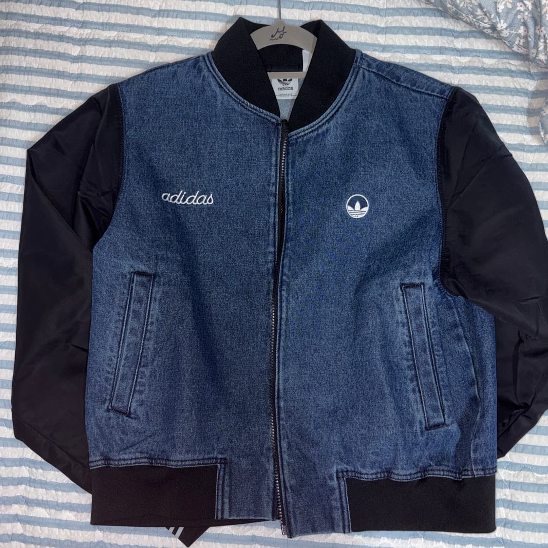 아디다스 컬리지에이트 데님 자켓 바시티 항공점퍼 블랙핑크 제니 상품이미지2