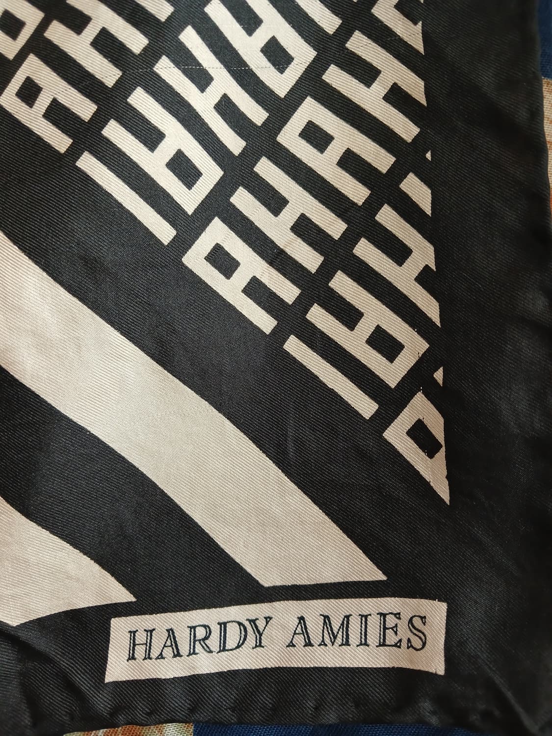 HARDY AMIES 실크스카프  상품이미지2