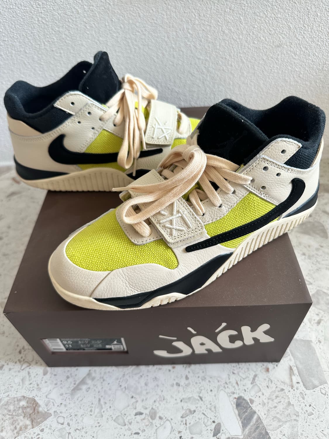 나이키 조던 트레비스 스캇 점프맨 잭 TR 브라이트 캑터스 상품이미지1