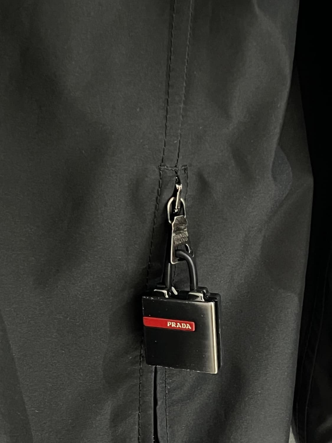 프라다 바람막이 상품이미지4