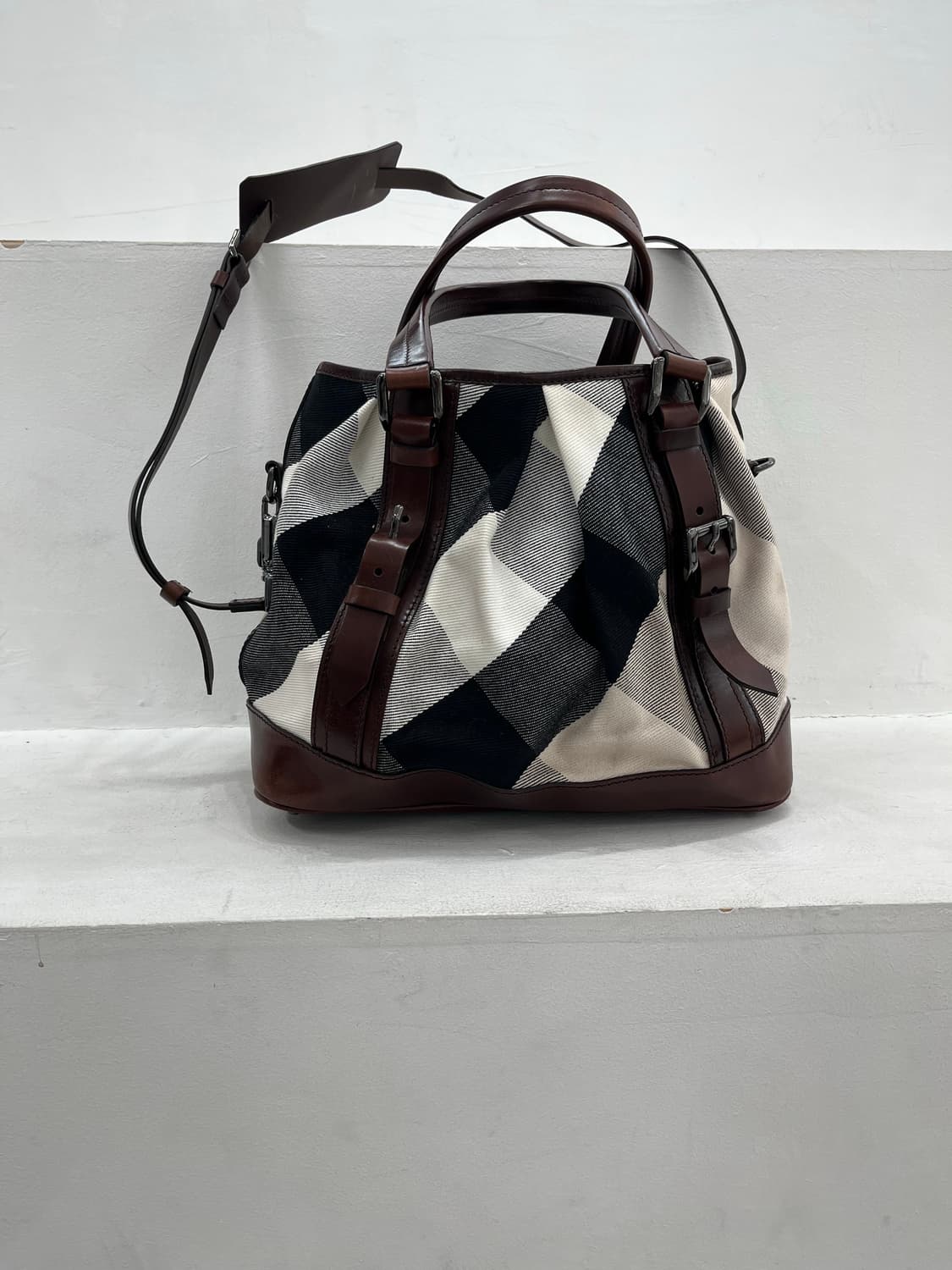 버버리 체크 토트 크로스백 브라운 상품이미지4