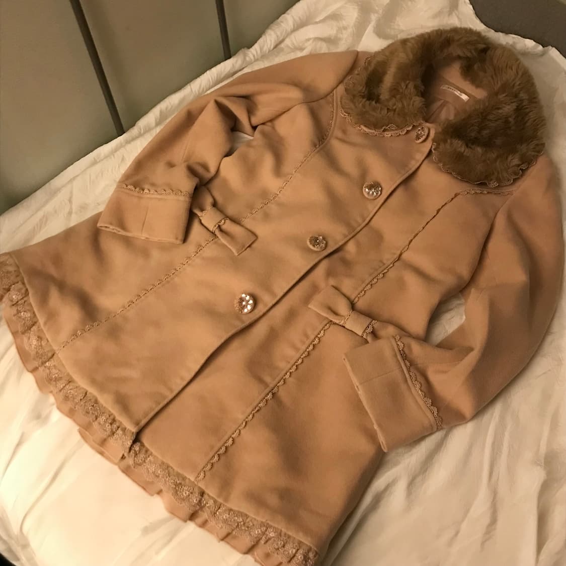 AXES FEMME 엑시즈팜 로리 라떼갸루 리본 퍼 코트 상품이미지2