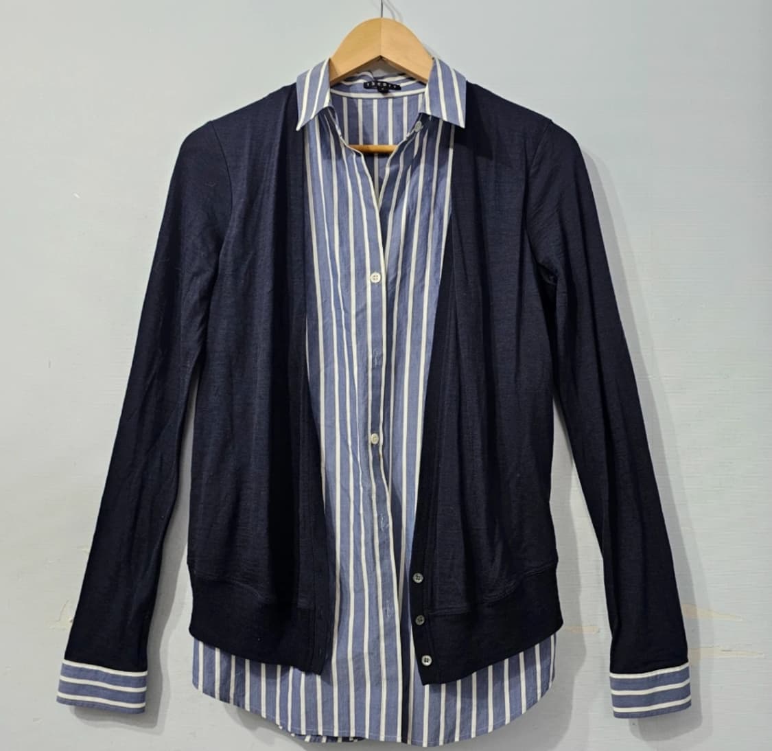 띠어리 네이비 스트라이프 레이어드 가디건 ~55 상품이미지2