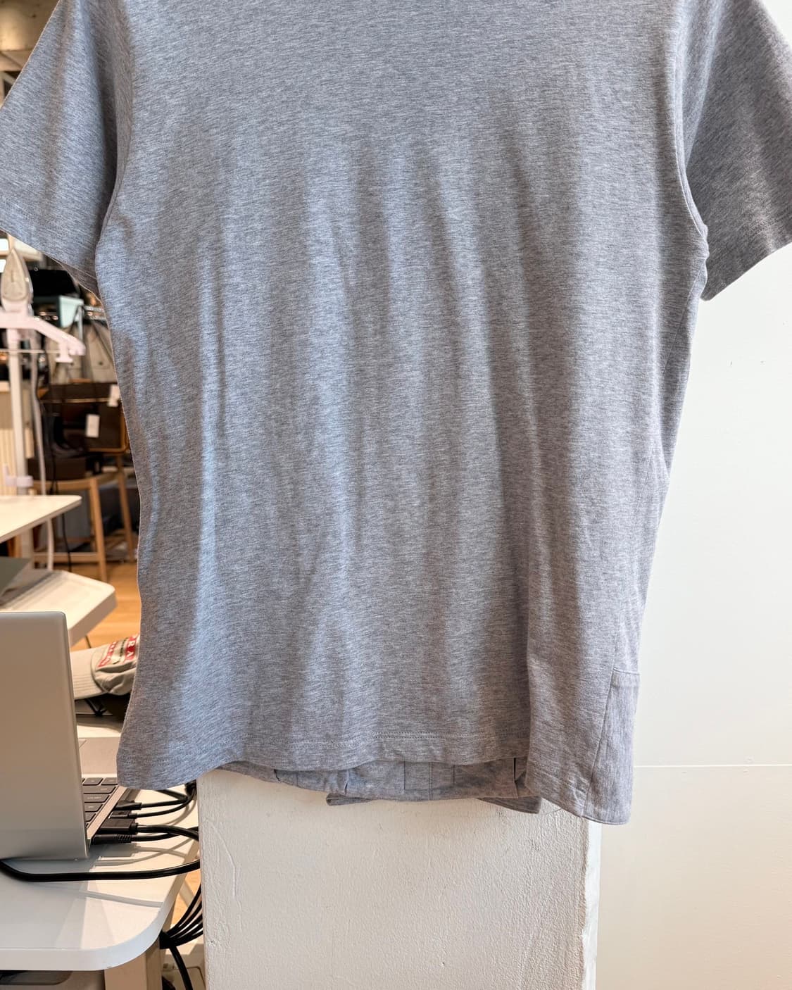 프라다 그레이 백 셔링 하프티 상품이미지4