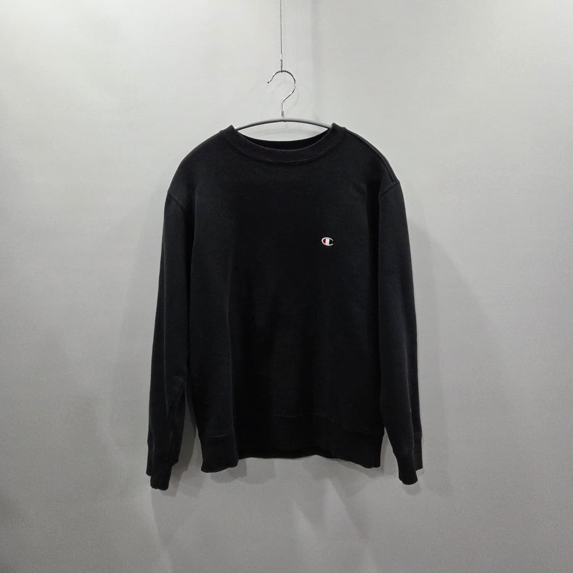 챔피온 우먼 스몰로고 맨투맨 블랙 L  상품이미지1