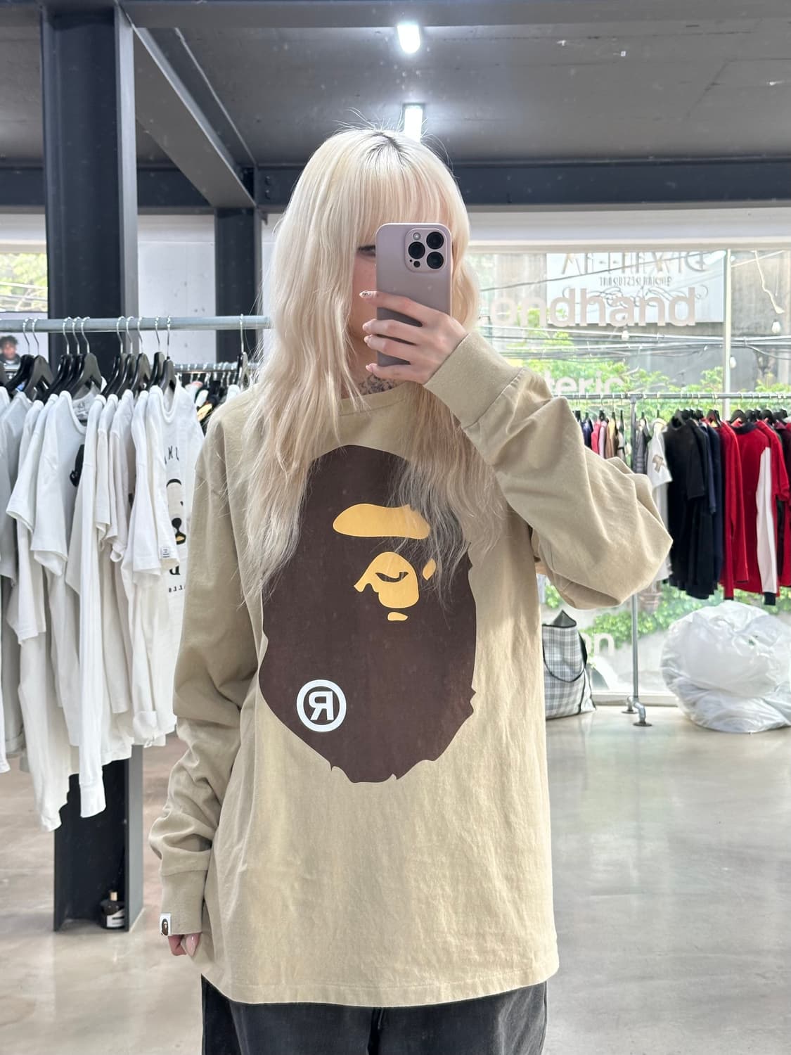 베이프 빅사루 베이지 긴팔 롱슬리브 상품이미지1