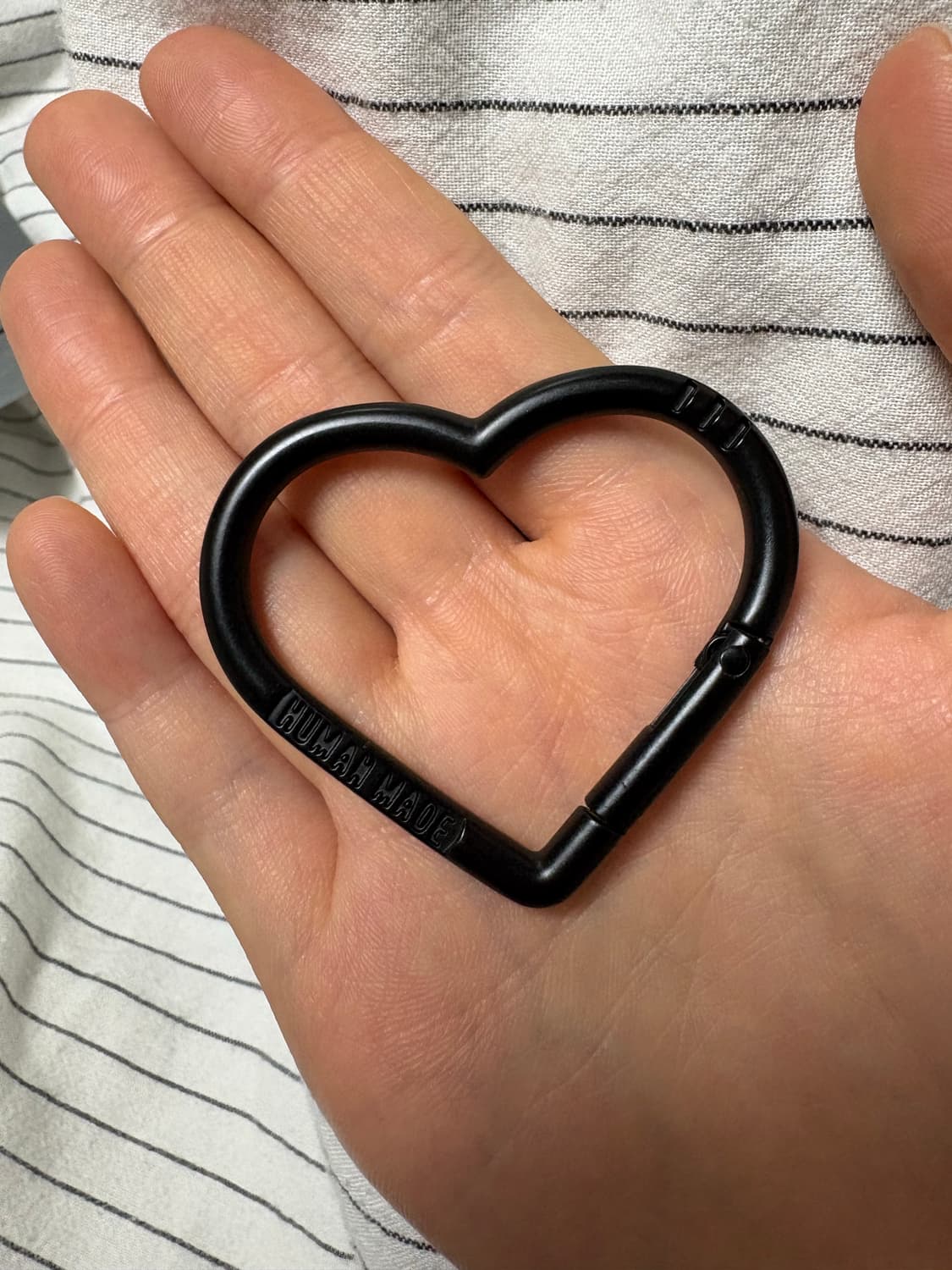 휴먼 메이드 하트 카라비너 블랙 상품이미지2