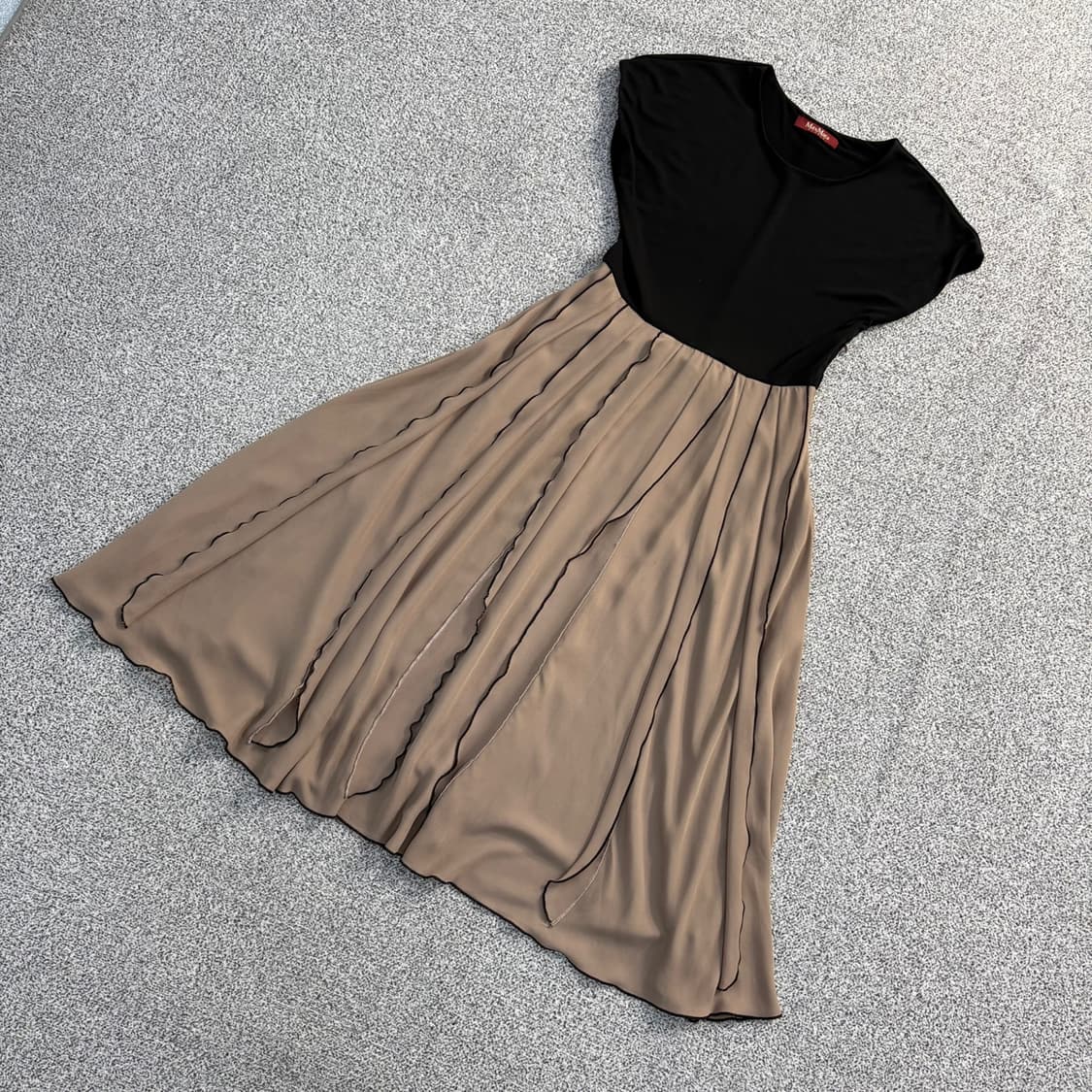 실측 막스마라 배색 플리츠 원피스 0420J 상품이미지1