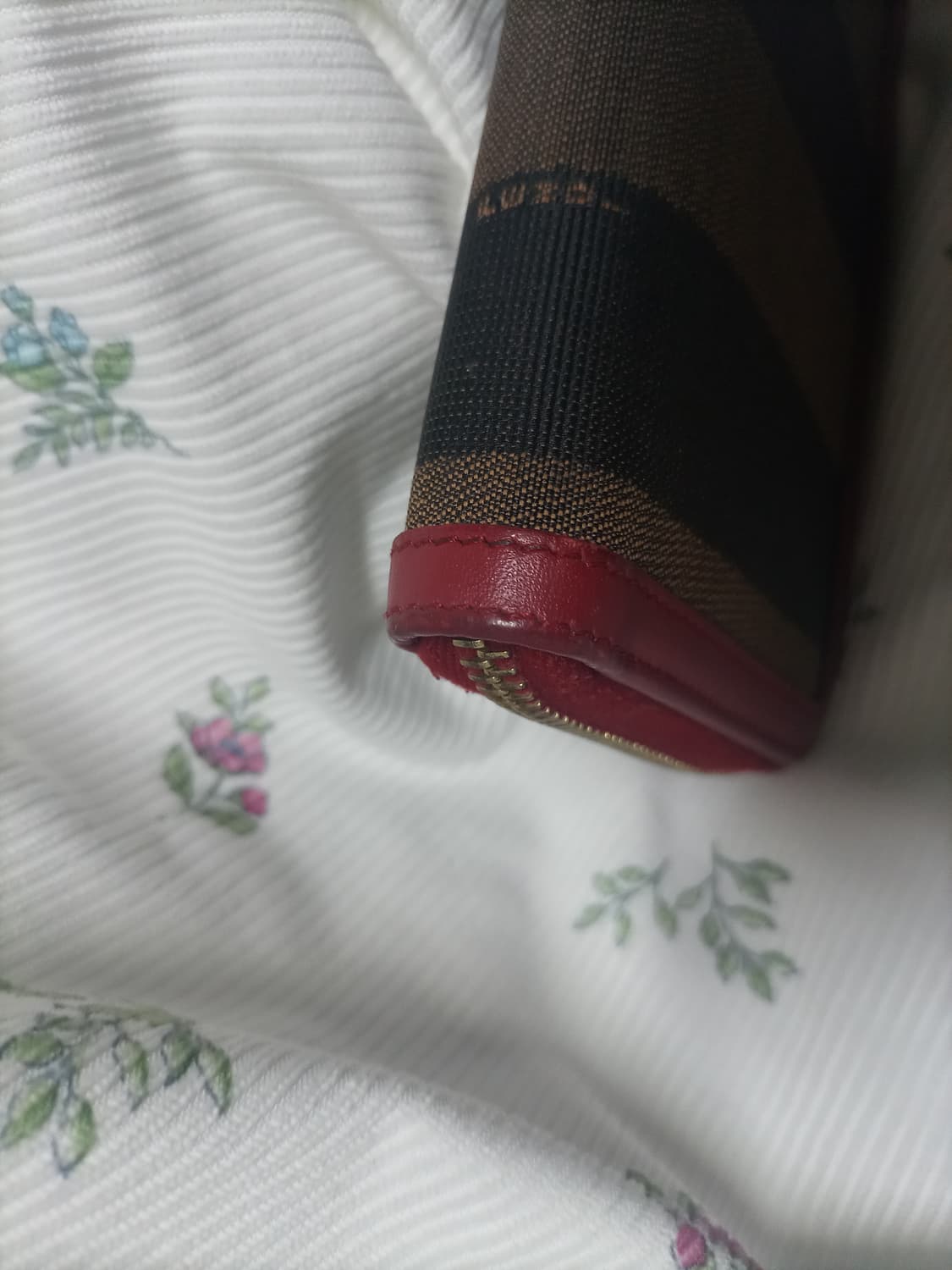 정품 펜디 장지갑 상품이미지5