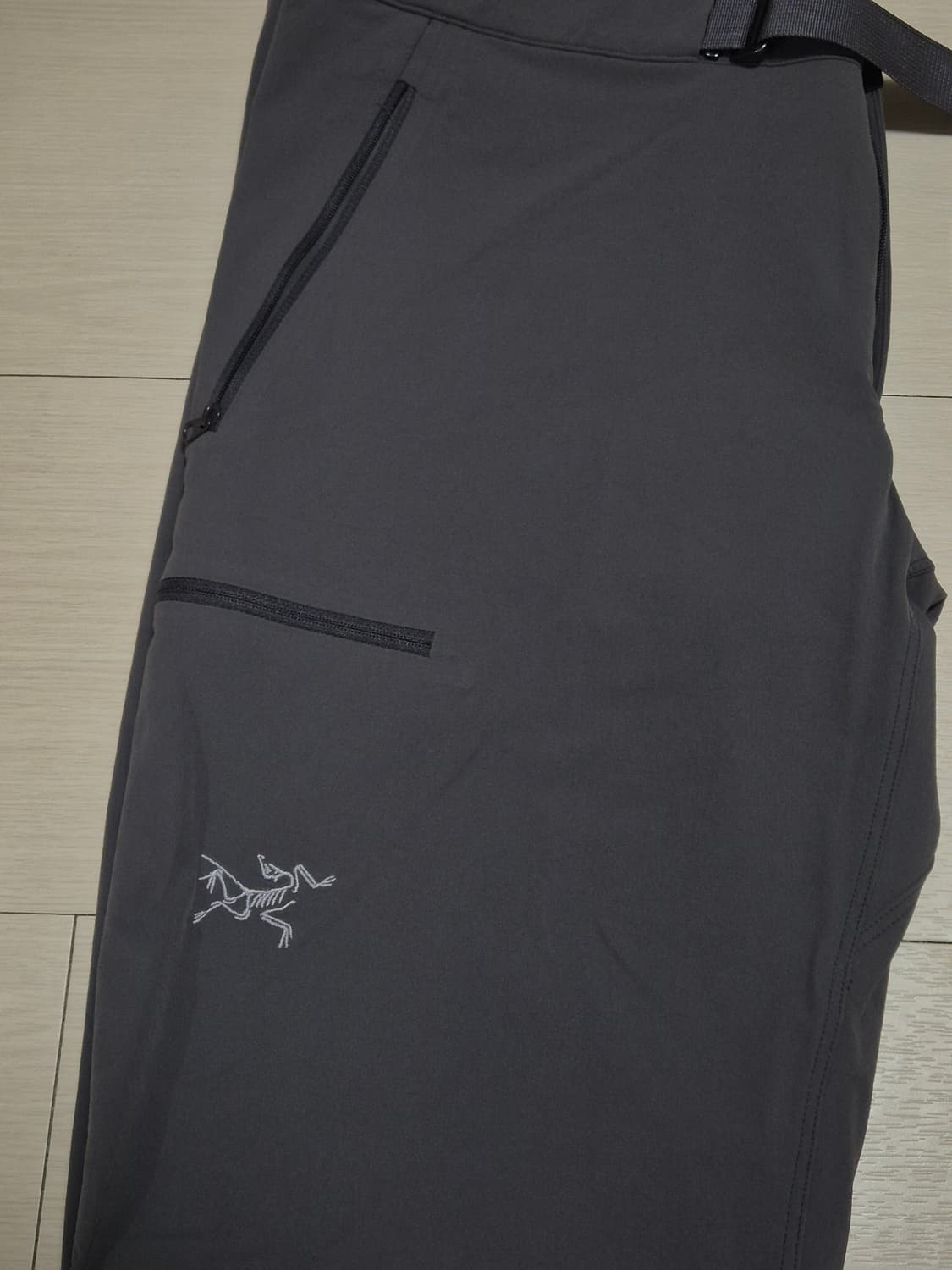 급처 아크테릭스 팬츠 각 15만 원 상품이미지1