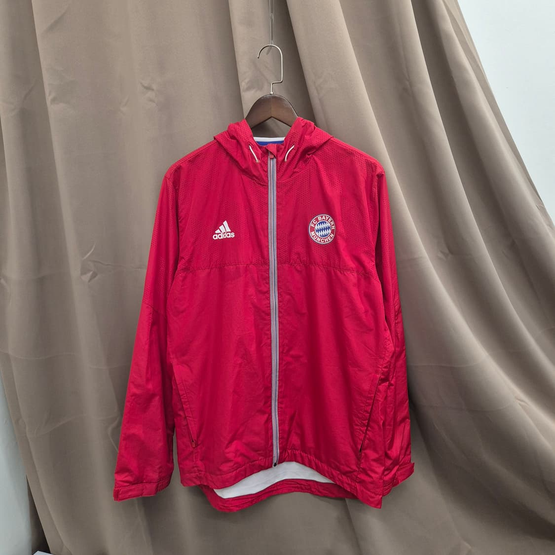 아디다스 바이 에른 뮌휀 바람막이 자켓 100 상품이미지1