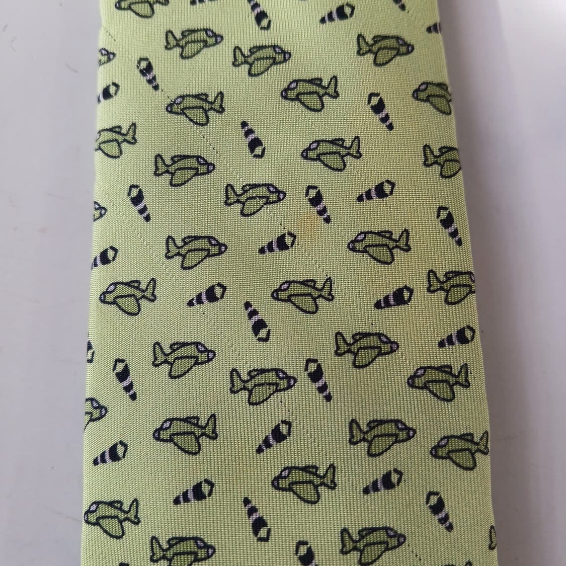 펜디 실크 그린 비행기 패턴 슬림 넥타이 7.8cm B등급 A19597
 상품이미지5