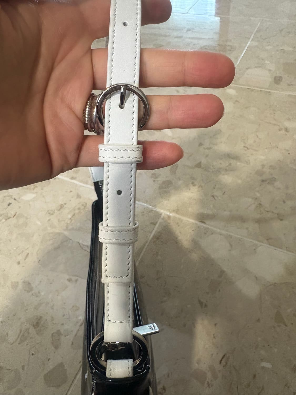 꾸레쥬 에나멜 숄더백 상품이미지5