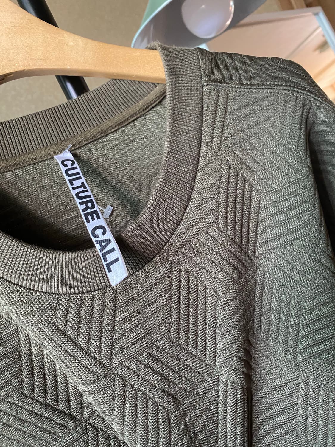 Culture Call 카키색 상의 FREE 상품이미지1