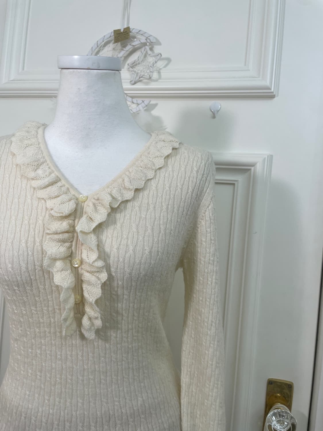 ivory crochet ruffle point slim knit top 상품이미지6