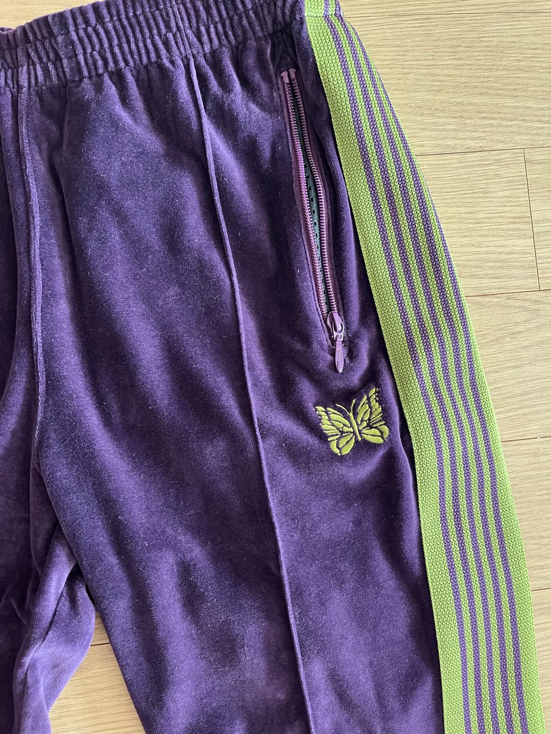 니들스 벨루어 트랙팬츠 네로우 퍼플/그린  상품이미지2