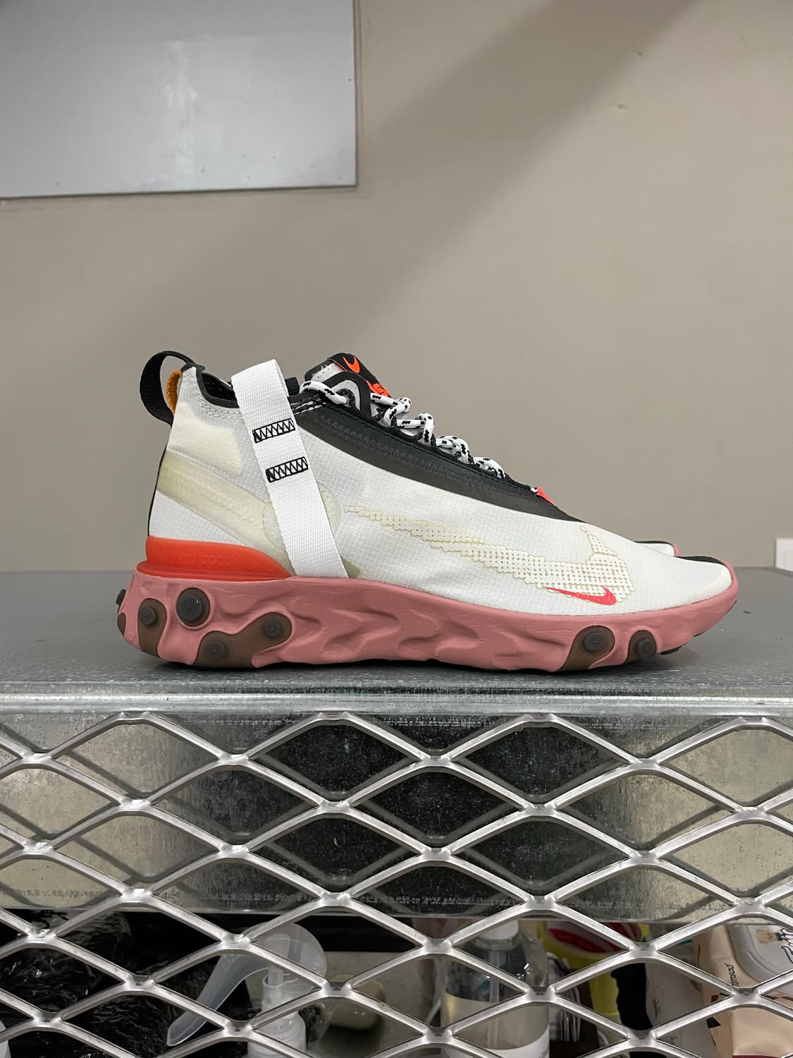 나이키 리액트 러너 미드 WRISPA 255 상품이미지4