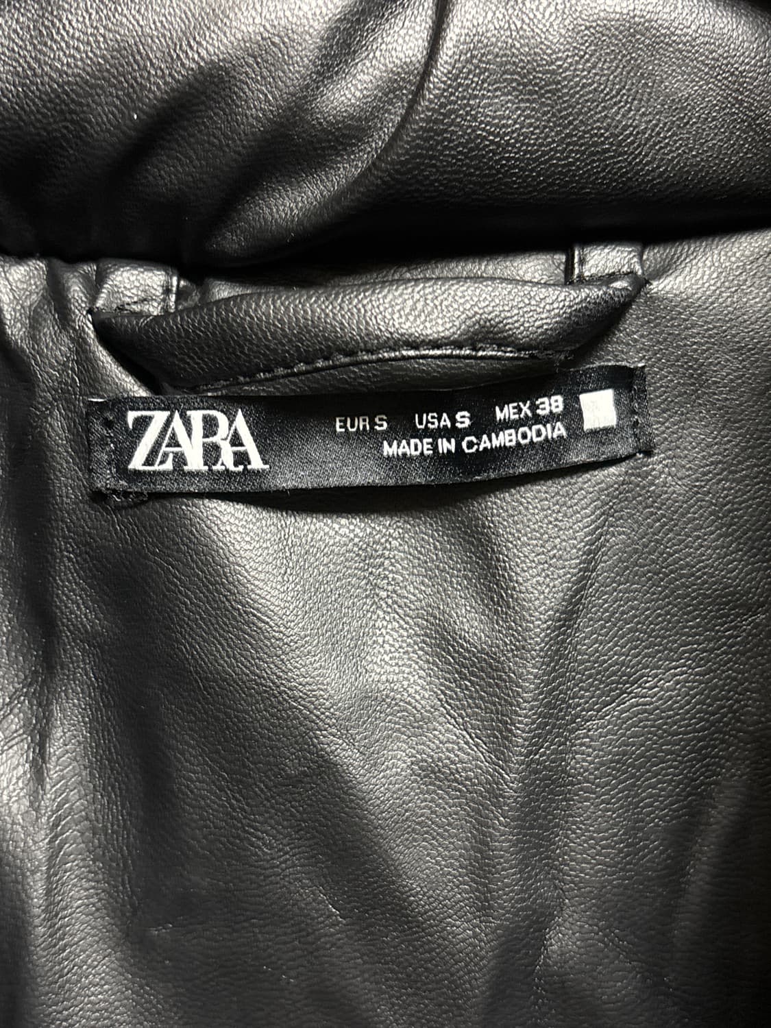 (W) Zara Cropped Puffer Jacket Black 상품이미지4