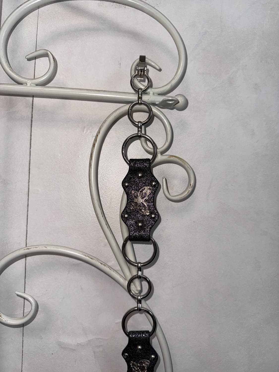 Metal black butterfly charm stud 체인벨트 상품이미지4