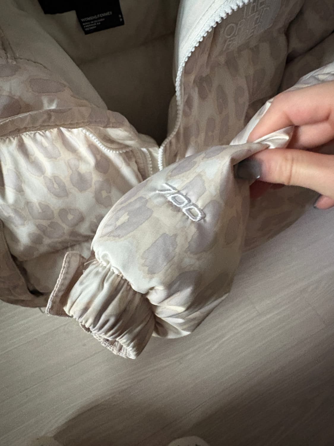 노스페이스 프린트눕시 숏 자켓 실버그레이 레오파드 S 상품이미지6