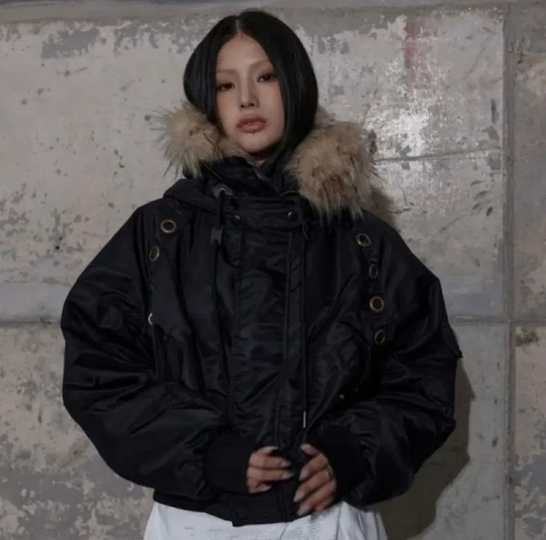 팬시클럽 아일렛 퍼 자켓 블랙 상품이미지1