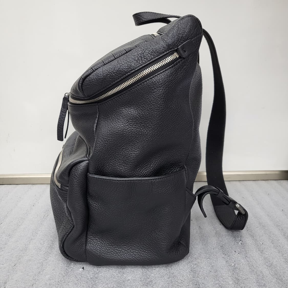상태좋은 루즈 앤 라운지 정품 천연가죽 백팩
INTIMO BACKPACK 상품이미지3